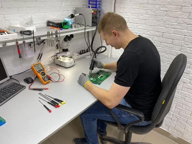 Константин Ларин